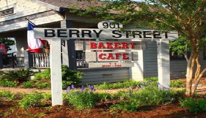Front of Berry Stree Bakery as an iconic cafe