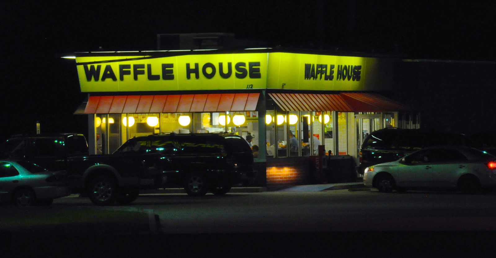 Waffle House Robbed in DeSoto, Robber Stopped by Customer
