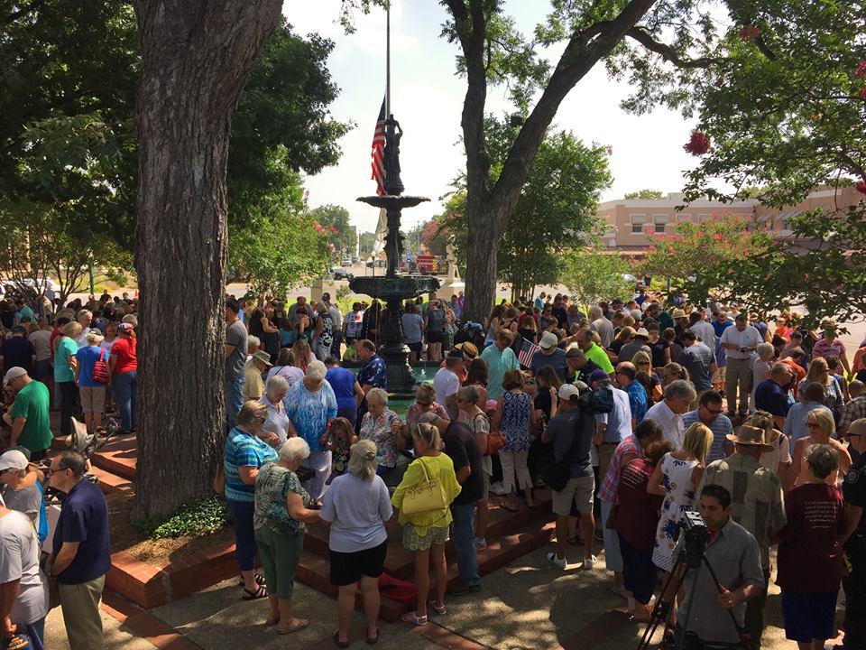 Thirteen Killed in First Baptist New Braunfels Church Bus Accident