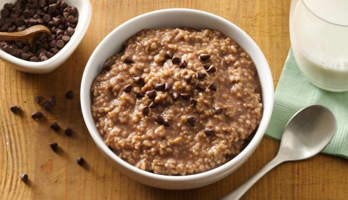 Slow-Cooker Hot Chocolate Oatmeal: Enticing Kids & Pleasing Parents