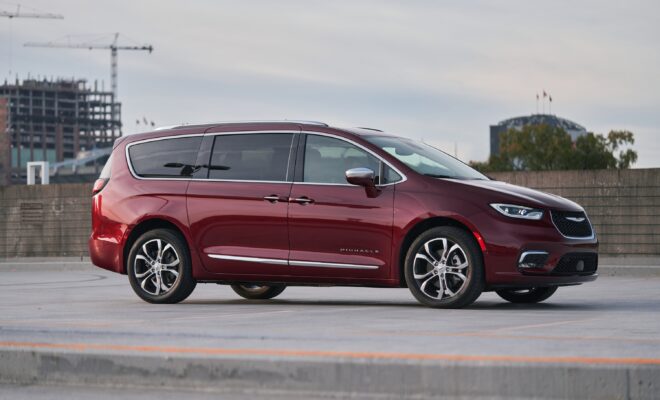 2021 Chrysler Pacifica Pinnacle AWD is a Great Family Van