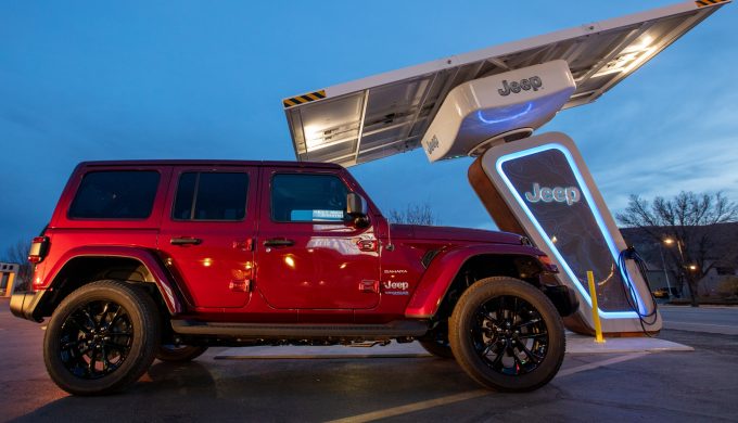 The Jeep® brand is creating the Jeep 4xe Charging Network, installing Jeep-branded EV charging stations at or near the trailheads of Jeep Badge of Honor off-road trails over the next year. The trailhead chargers coincide with the launch of 2021 Jeep Wrangler 4xe plug-in hybrid — the most technically advanced and eco-friendly Wrangler yet — and will support future electrified Jeep vehicles.