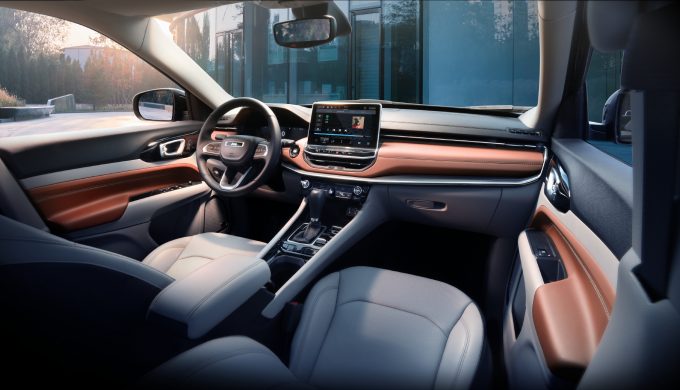 The new 2022 Jeep® Compass interior blends shapes, surfaces and textures to make it feel spacious and luxurious. The result is a modern, sophisticated environment with signature Jeep design elements, high-quality materials and state-of-the-art technology.