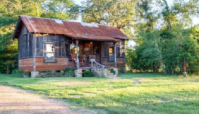 Even Tiny Homes are Bigger in Texas! Say Hello to the ‘Cowboy Cabin’