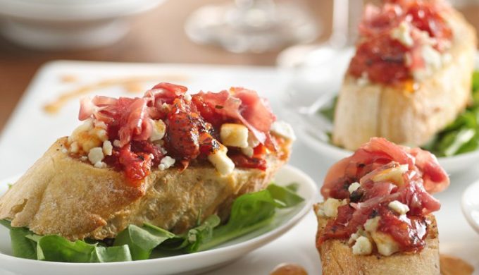 Tomato, Blue Cheese, and Prosciutto Bruschetta: Now That’s a Great Mouthful Tomato, Blue Cheese, and Prosciutto Bruschetta: Now That’s a Great Mouthful