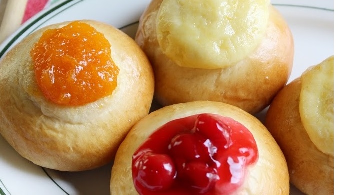 Apricot Kolaches and Others from Yesterfood