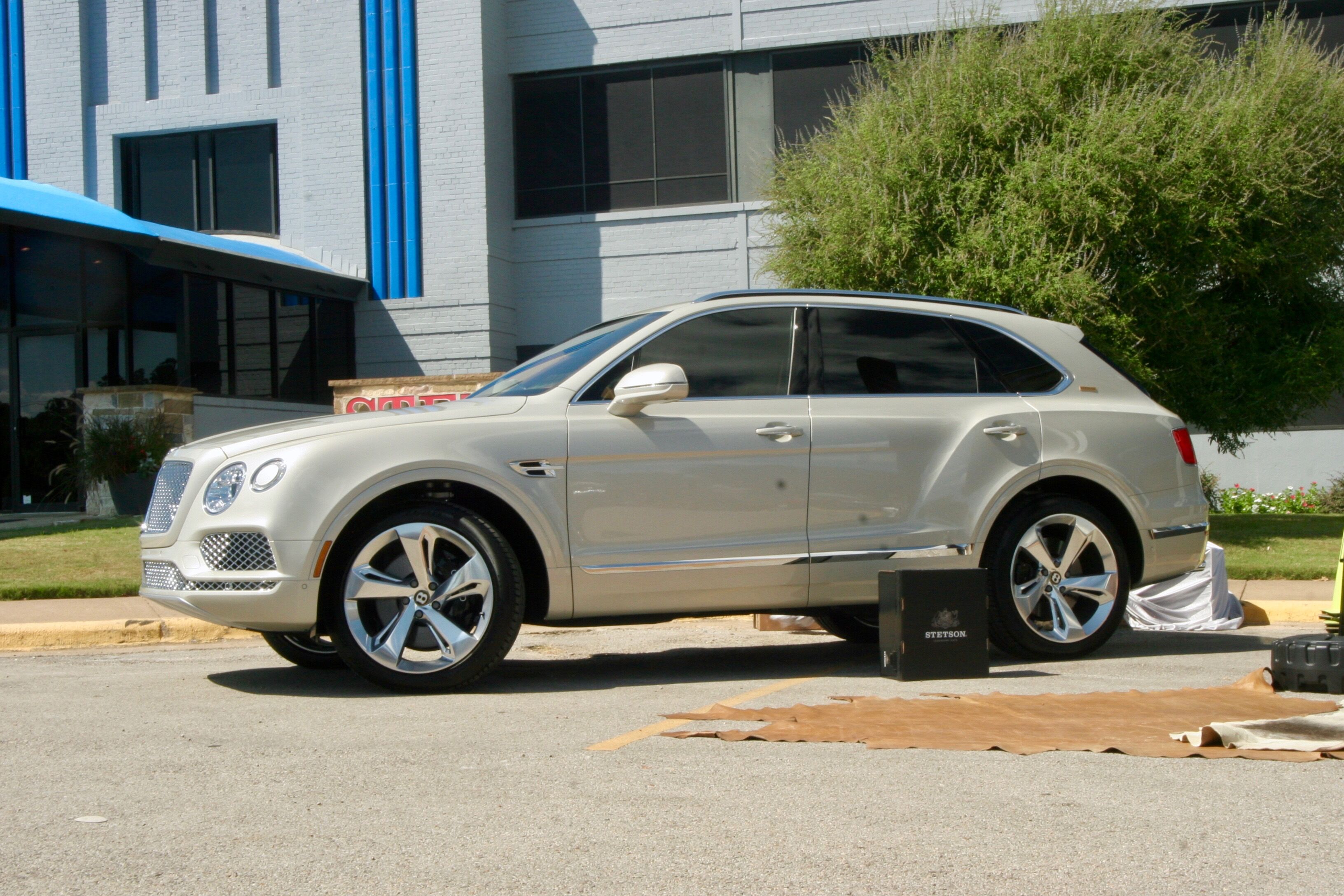 Bentley Dallas Brings First Bentayga Stetson Special Edition to Texas