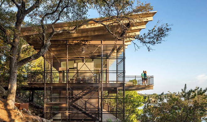 The Blue-Lake Retreat in Marble Falls is an Oasis in the Clouds