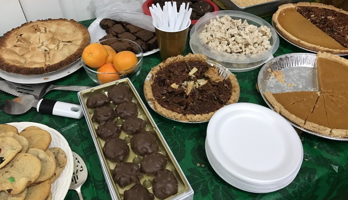 Cave Creek Dessert TAble