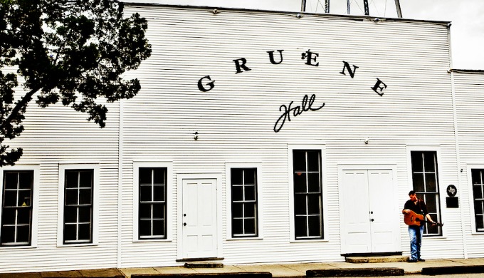GrueneHall two-stepping | Gruene Hall