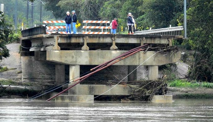 Texans Unite to Help Flooded Texas Towns in a Wave of Love & Support