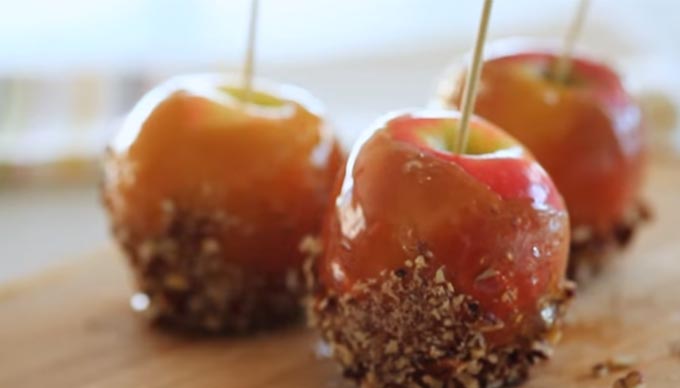 Yes, You CAN Make Homemade Candy Apples! [VIDEO]