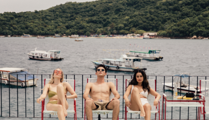 Dive Into Leisure and Old-School Glamour in Gorgeous Acapulco