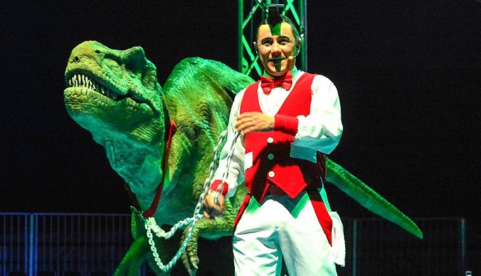 Cirque Italia: The Water Circus is Coming to These Hill Country Cities!
