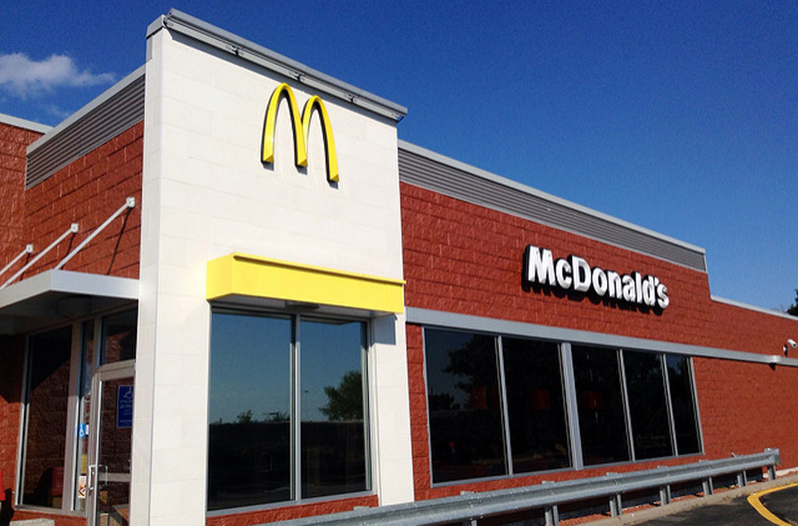 Robber Pulls Cash Register Through DriveThru Window in San Antonio