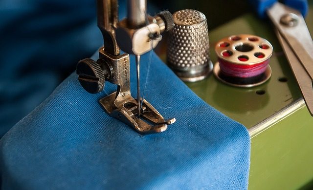 sewing-machine-1369658_640